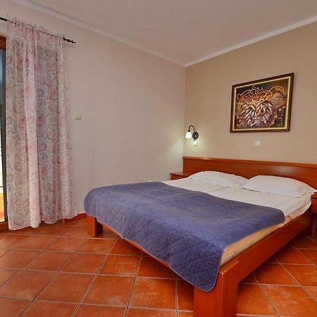 Hotel Meduza Bečići Buitenkant foto