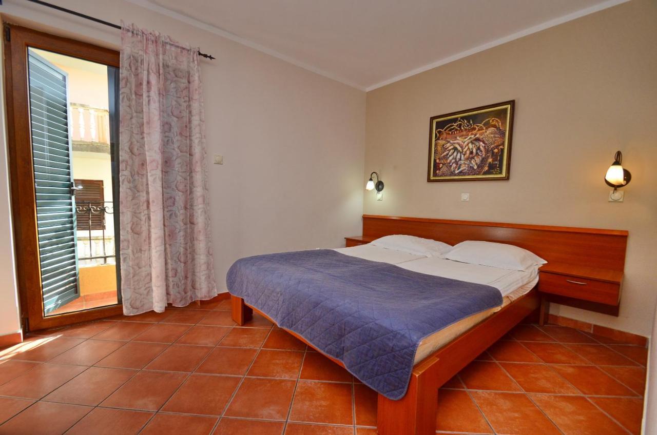 Hotel Meduza Bečići Buitenkant foto