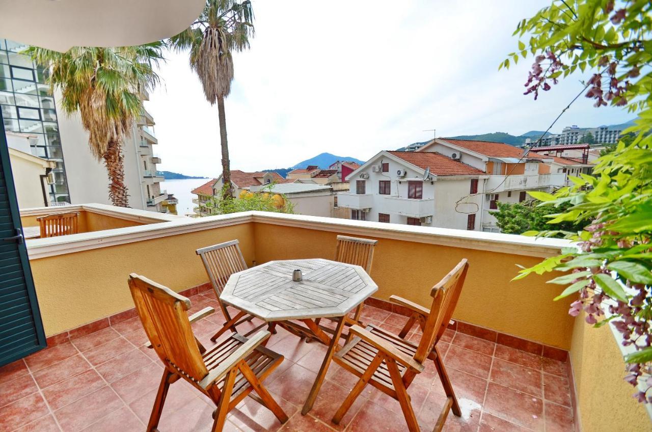 Hotel Meduza Bečići Buitenkant foto